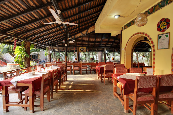 Top 10 Best Restaurants in Sauraha: A Foodie’s Guide